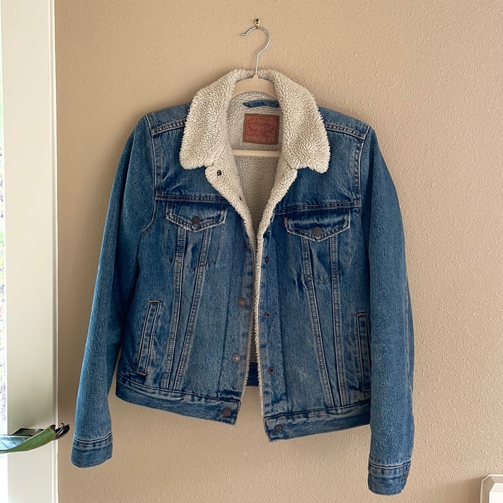 EUC Levi's Cropped Denim Sherpa Jacket